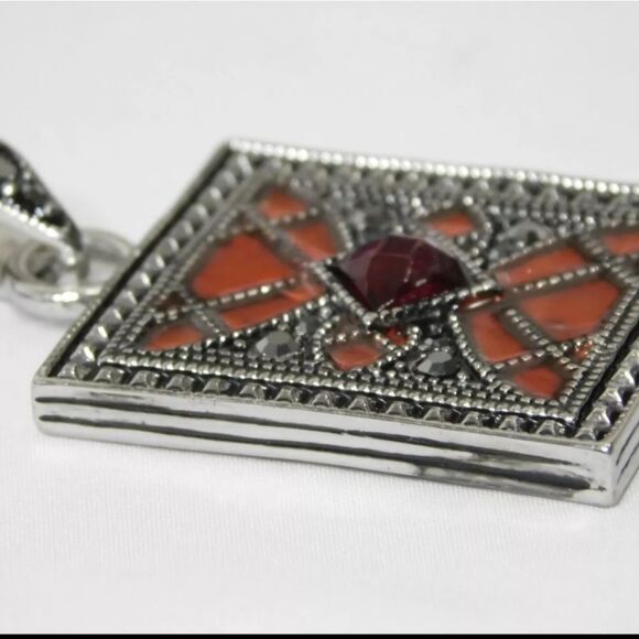 Beautiful Lia Sophia "LATTICE" Pendant/Slide, Cut Crystals, NWOT - Picture 7 of 8